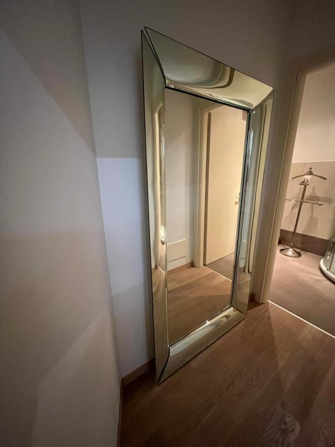Juliet'S Neighbours- Luxury Apartment Верона Экстерьер фото